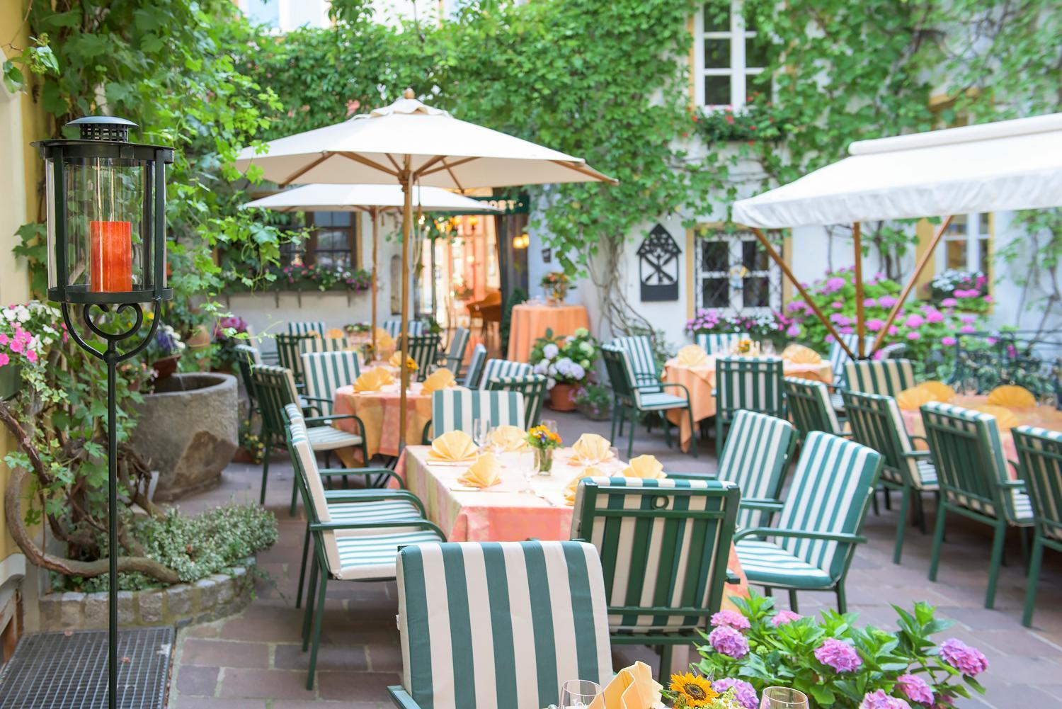 Romantik Hotel Zur Post Fuerstenfeldbruck Exterior photo